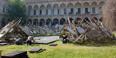 montaż niewidocznej konstrukcji wsporczej pod platformę centralną eternoivica.webp